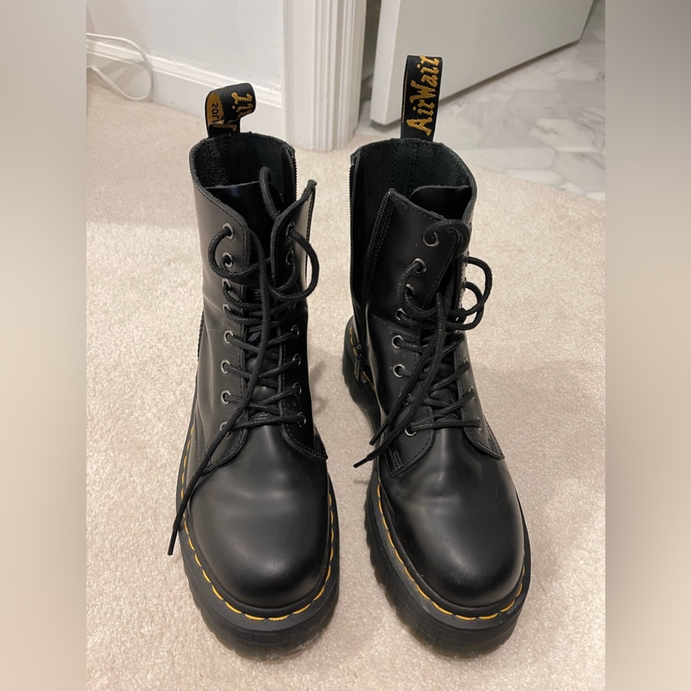 DR MARTIN COMBAT BOOTS + Like New + Black